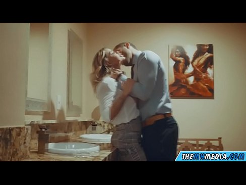 ❤️ ໃນເວລາທີ່ຜິວເນື້ອສີຂາວ busty seduces ທ່ານຢູ່ໃນຫ້ອງນ້ໍາສາທາລະນະ ❤️ ຮູບໂປ້ຍາກ ຢູ່ທີ່ພວກເຮົາ lo.mailkassa.ru% ❌️